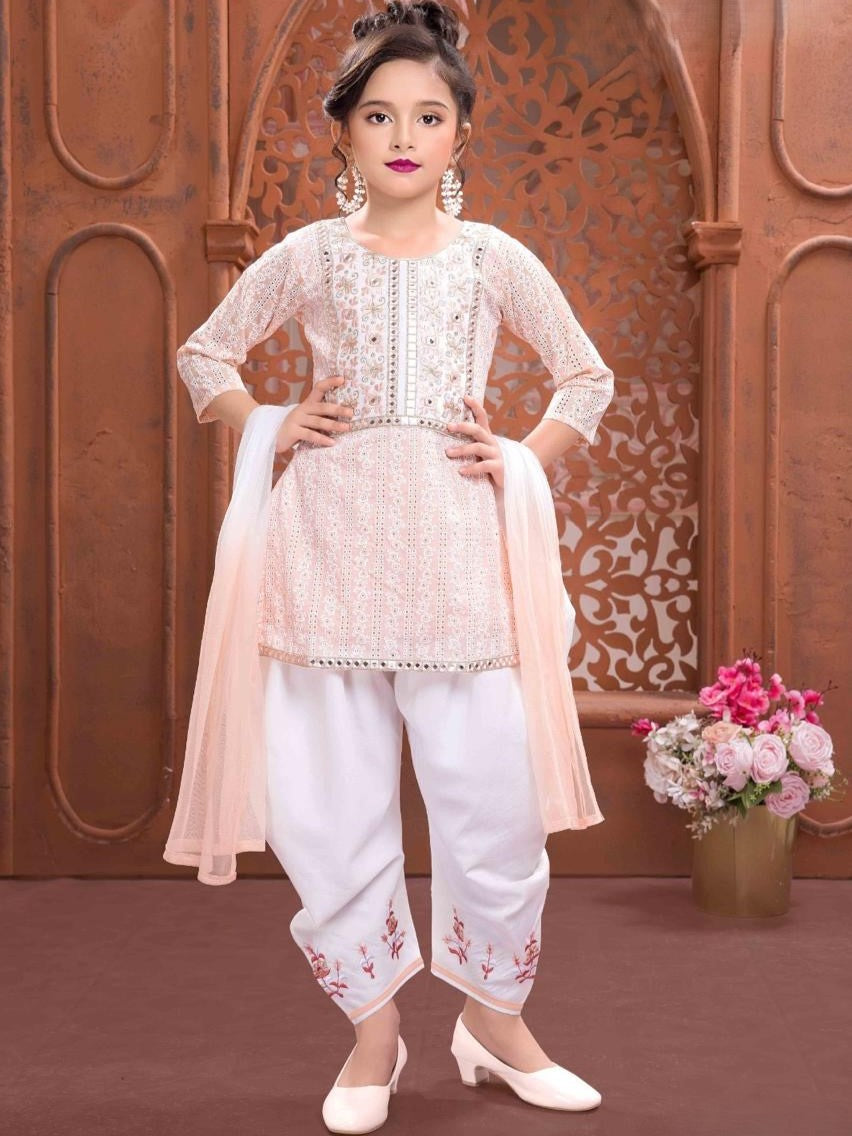 Aarna Patiyala Suit - Roop Darshan