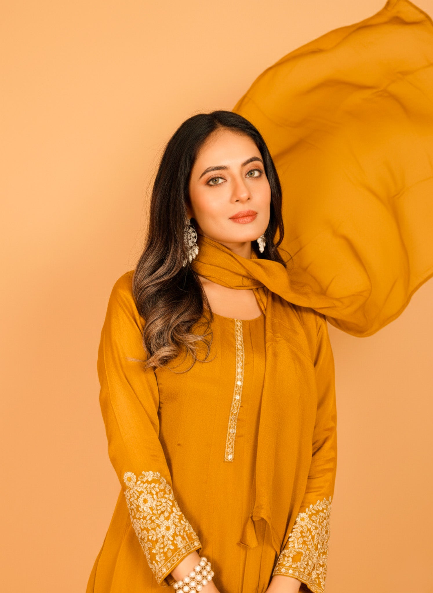 Kesri Kamiz &amp; Pant - Roop Darshan