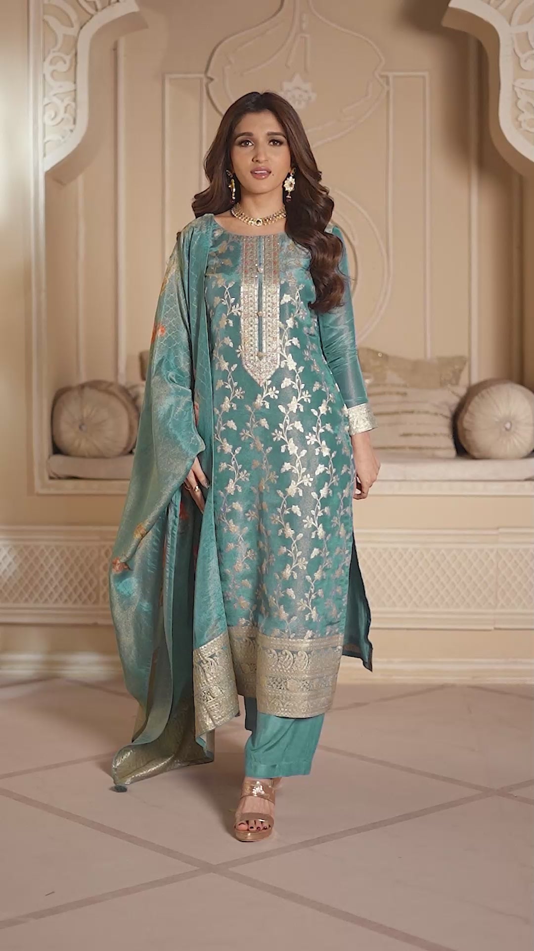 Mahira Kamiz &amp; Pant