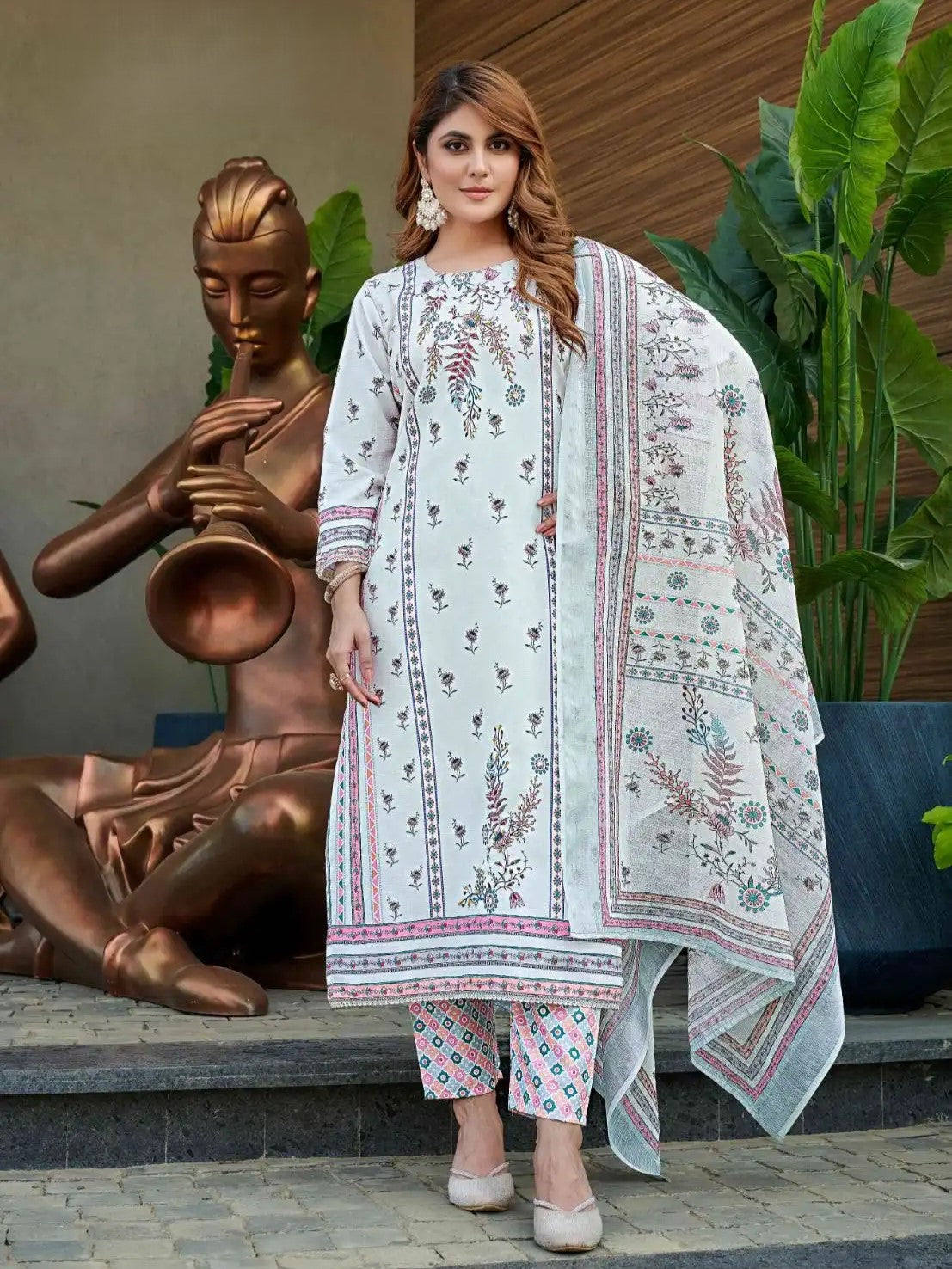 Kesha Kamiz &amp; Pant - Roop Darshan