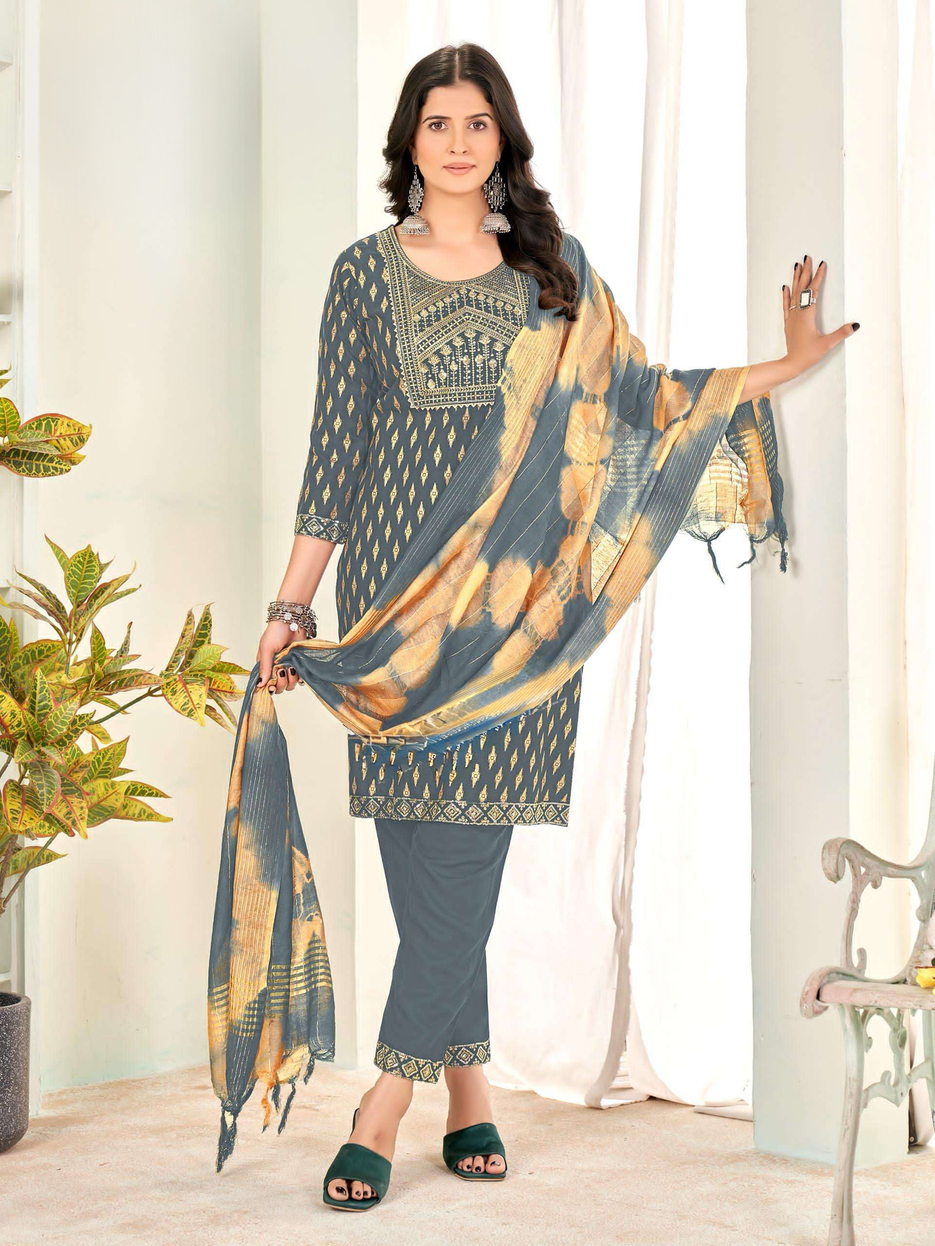 Alia Kamiz &amp; Pant - Roop Darshan