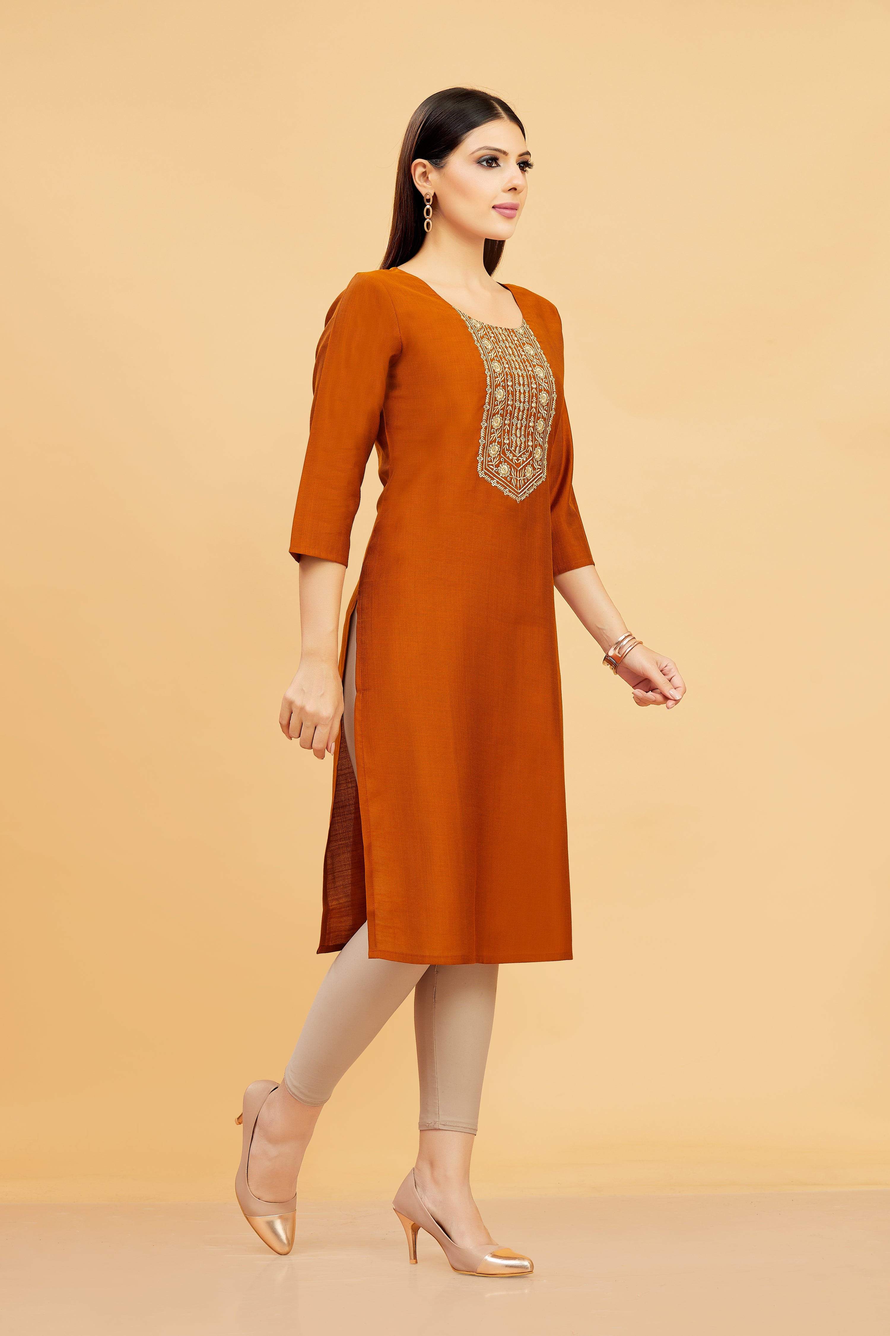 Tisqua Kurti - Roop Darshan