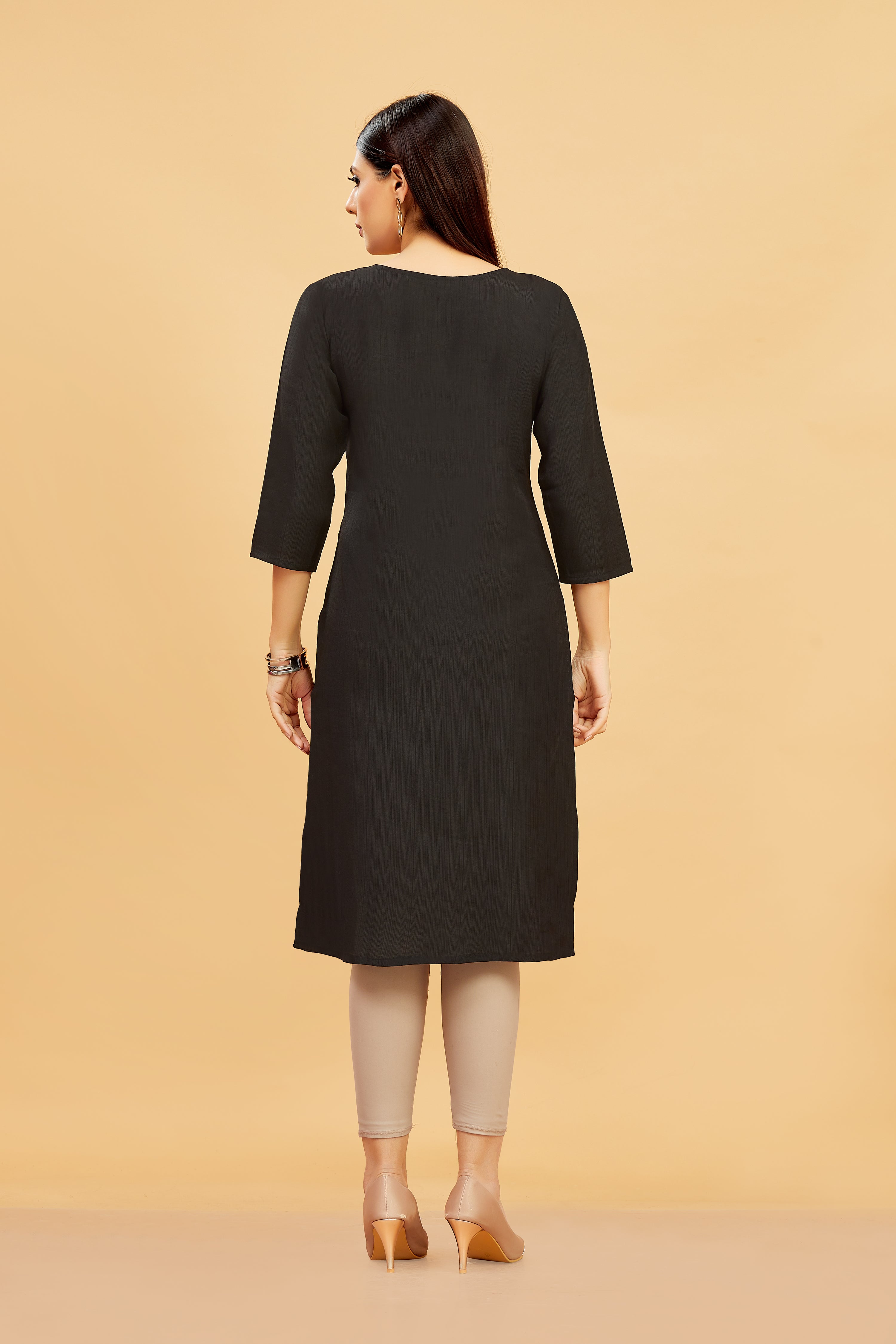 Tisqua Kurti - Roop Darshan