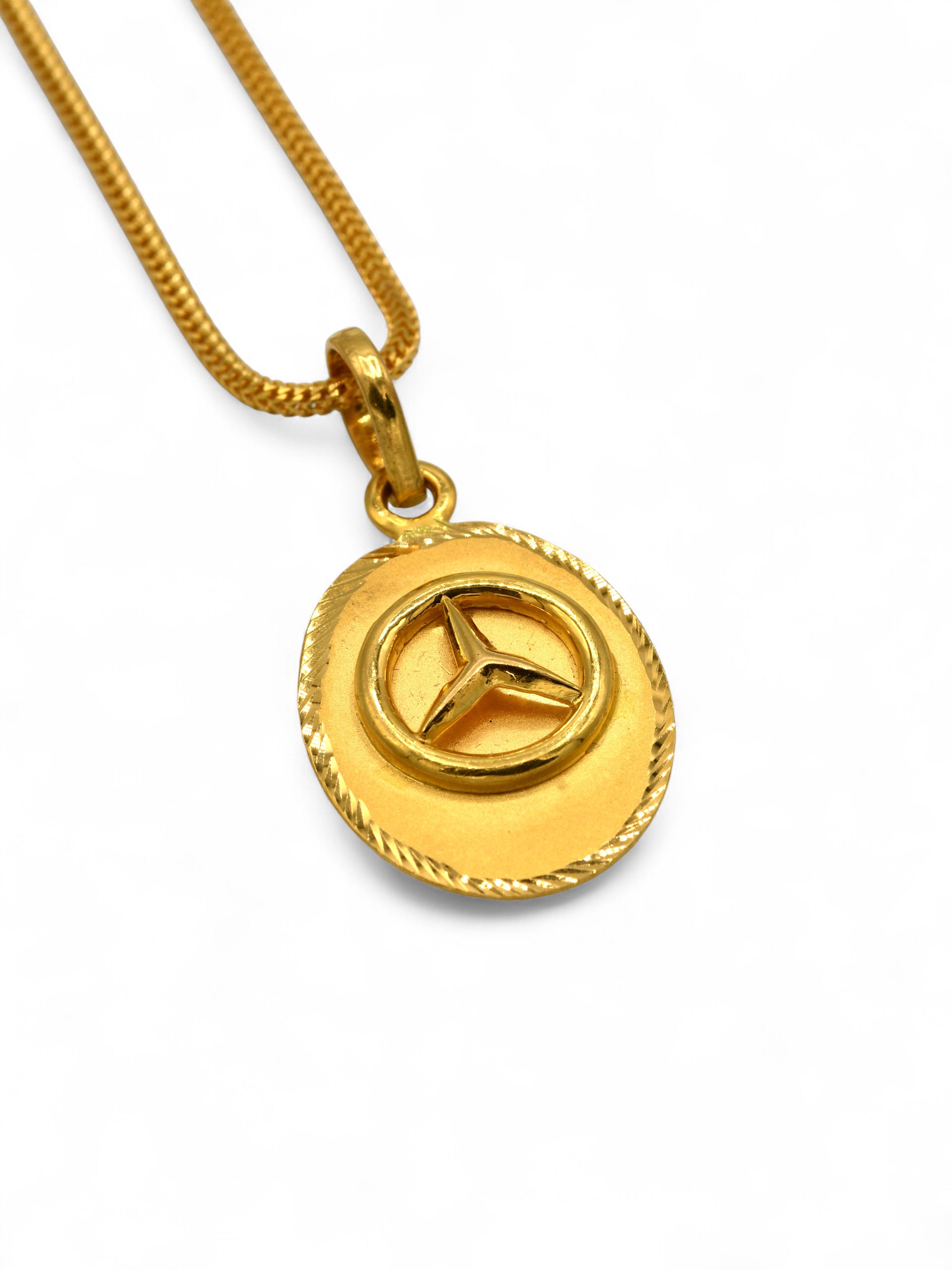 22ct Gold Om Pendant - Roop Darshan