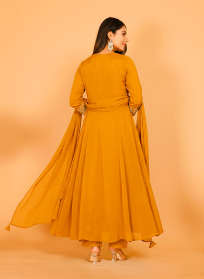 Kesri Kamiz &amp; Pant - Roop Darshan